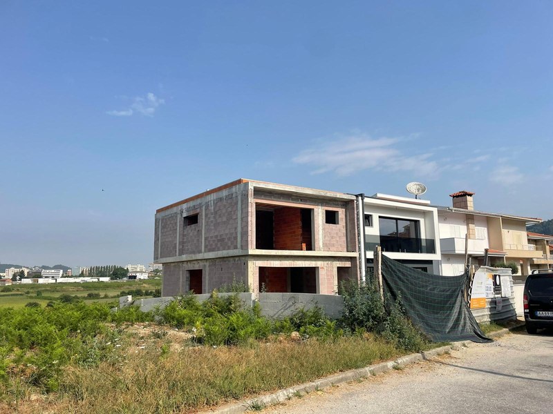 Construção